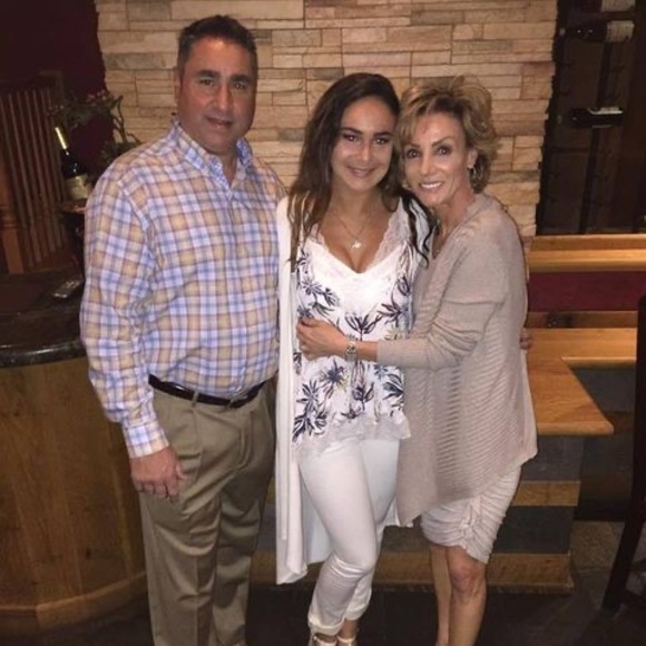 Meet your Posher, Gianna - Picture 1 of 1